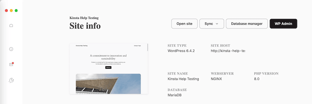 La página de Información del Sitio de DevKinsta muestra detalles clave sobre el sitio local. Incluye la versión actual de WordPress, tiene un nombre de sitio 