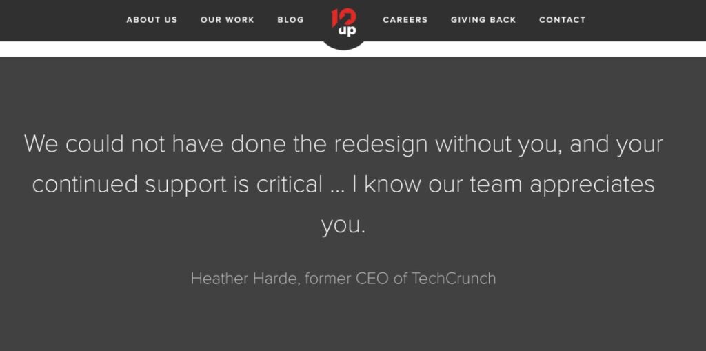 Um exemplo de depoimento de cliente no site da 10up.