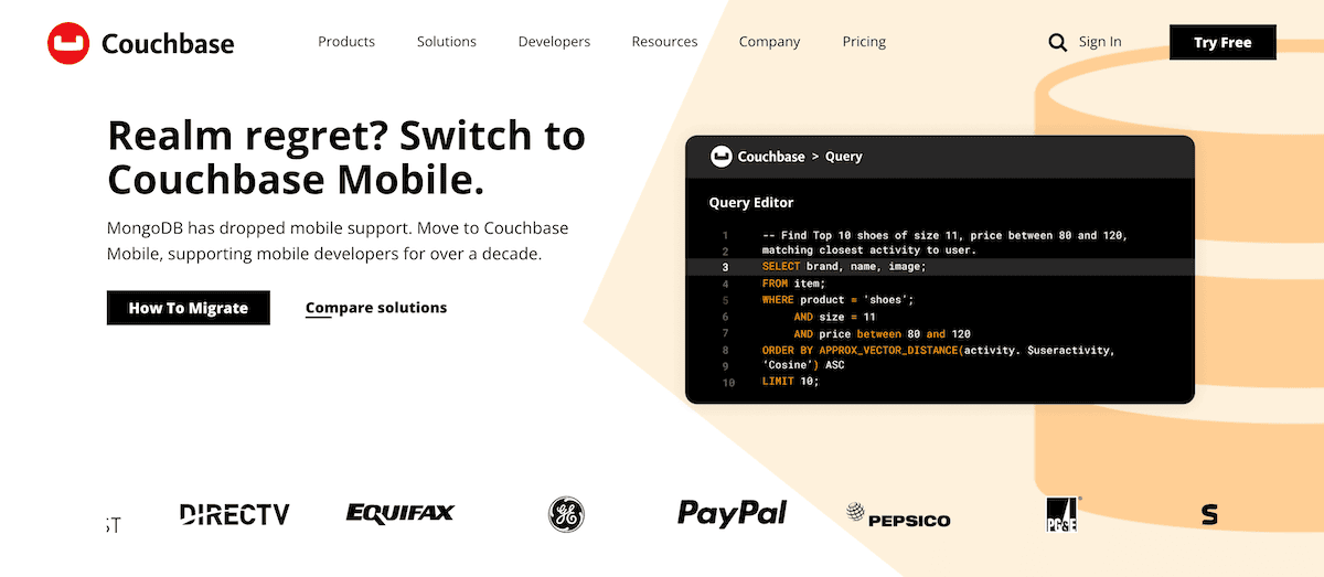 Die Startseite von Couchbase zeigt eine Marketingkampagne, die sich an MongoDB-Benutzer richtet, mit der Überschrift „Realm regret? Switch to Couchbase Mobile“. Auf der rechten Seite des Bildschirms wird ein Code-Editor mit einem SQL-Abfragebeispiel zum Auffinden von Schuhen angezeigt. Am unteren Rand der Seite werden Logos großer Unternehmen wie DirectTV, Equifax, GE, PayPal und PepsiCo angezeigt.