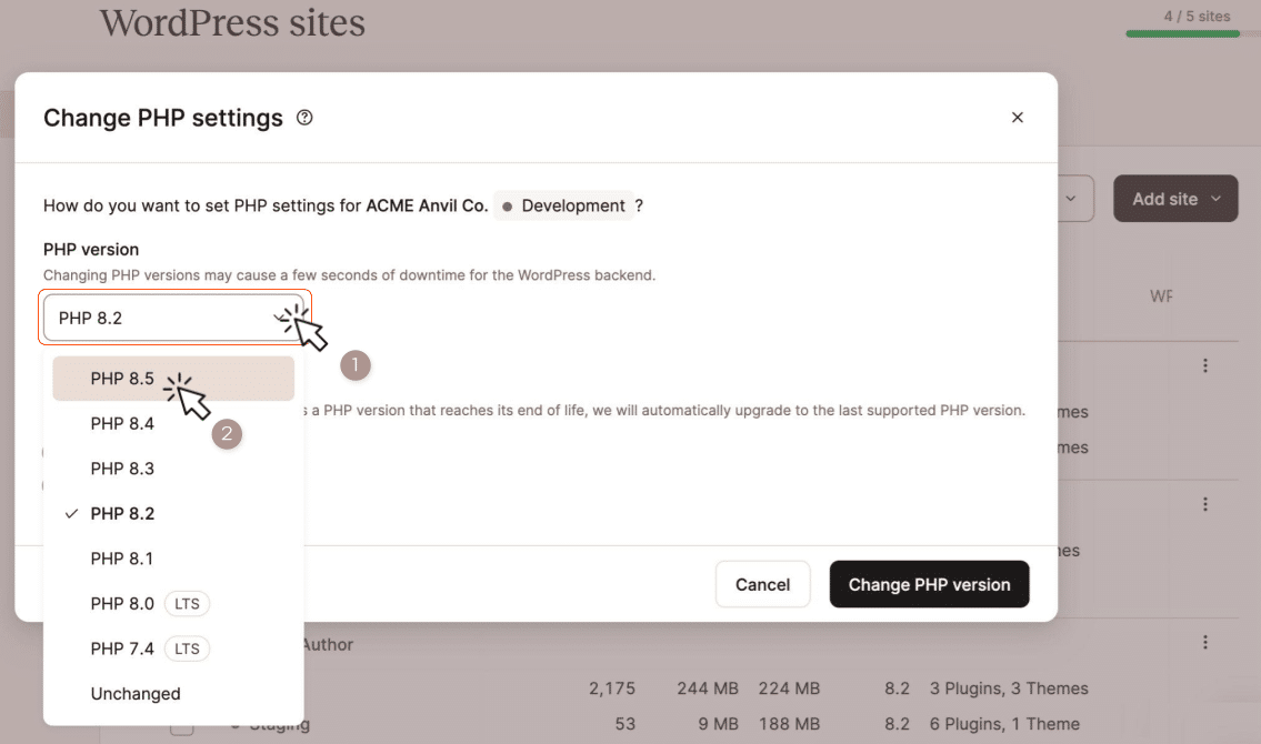 Screenshot della finestra di dialogo delle impostazioni PHP in MyKinsta con PHP 8.5 selezionato.